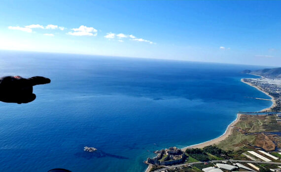 Anamur, the lost paradasi in the south of Turkey, offers fantastic colors for Paragliders over the castle.
