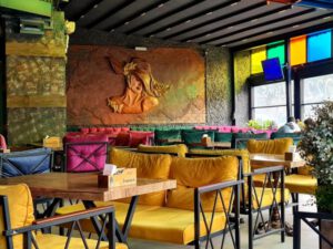 The Place to be in Kayseri for an amazing Breakfast. Best hot chocolate experience ever. Enjoy the warm spirit of the colorful decoration.