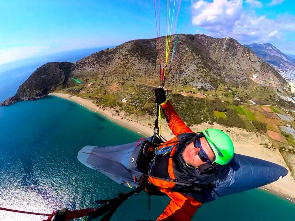Alexander Friesl, Paragliding-Turkey, flying in front of the Anamurium